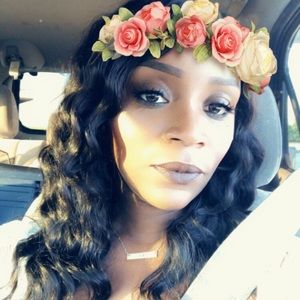 Meet your Posher, Henrietta